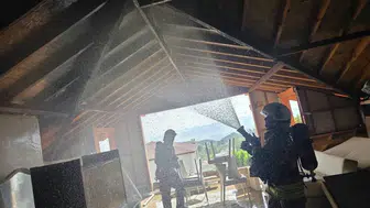 Hatay'da Ev Yangını Paniği! İtfaiye Alevleri Büyümeden Söndürdü