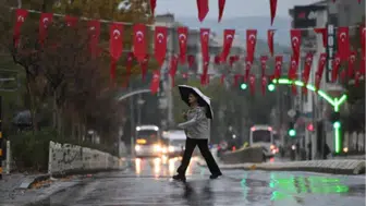 Ülke genelinde sağanak yağışlı hava etkili olacak: Sıcaklıklar mevsim normallerinde