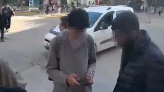 Öğrenciye Zorla Tespih Satmaya Çalışan Şüpheli Yakalandı