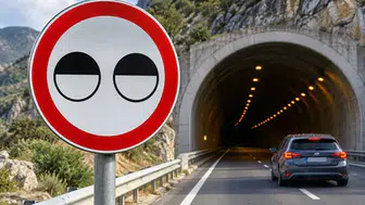 Kısık Göze Benzeyen Trafik Tabelası Şaşırttı: Gerçek Anlamı Başka!