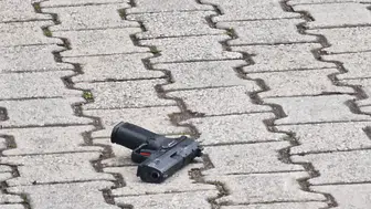 Korku Dolu Dakikalar: AVM'de Kendi Silahıyla Vuruldu!