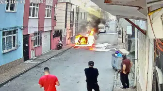 Samsun'da Elektrikli Otomobil Alev Alev Yandı: Battaniyeli Müdahale