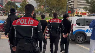 Kız Meselesi Yüzünden Gruplar Birbirine Girdi: Yaralı Var!