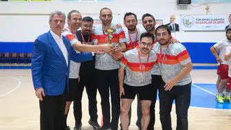 Sivas Cumhuriyet Üniversitesi Futsal Turnuvasında Üçüncü Oldu