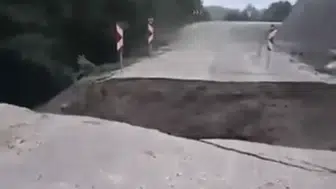 Şiddetli Yağış Sonrası Çöken Yol Köylüleri İsyan Ettirdi