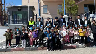 Miniklerden Emniyet Teşkilatına Anlamlı Ziyaret