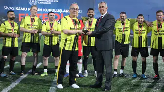 Sivas’ta Kurumlar Arası Futbol Turnuvası Dostlukla Sona Erdi
