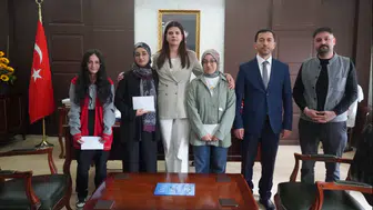 Kangal’da Umre Ödüllü Bilgi Yarışması Başarısı Olan Öğrencilere Ödül