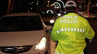 KOYULHİSAR D-100 KARAYOLU’NDA TRAFİK KAZASI: 1 ÖLÜ, 2 YARALI, 1 KİŞİYE ULAŞILAMIYOR