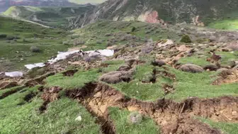 Zara'da Heyelan Endişesi: Dipsizgöl Köyü Yakınlarında Toprak Kayması Meydana Geldi
