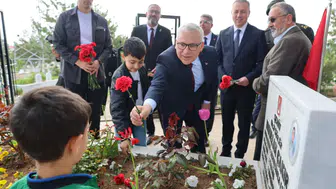 Sivas’ta Bayramda Şehitliklere Anlamlı Ziyaret