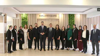 Sivas’ta Dünya Hemşireler Günü’nde Okul Hemşireleri Bir Araya Geldi