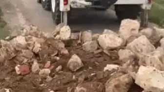 Kangal’da Köprü Kenarında Güvenlik İçin Dolgu Çalışması Yapıldı