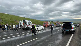 Elazığ-Bingöl Kara Yolunda Feci Kaza: Otomobil Ters Döndü, 1 Ölü, 3 Yaralı