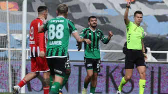 O Kırmızı Kart Son Nokta Oldu! 37 Yaşındaki Yıldız İsim Her Şeyi Bitirdi!