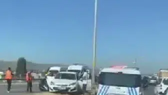 Sivas’ta Zincirleme Trafik Kazası: Çok Sayıda Araçta Maddi Hasar Oluştu