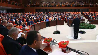 AK Parti'ye geçenlerle Meclis'te durum değişti! Partilerin vekil sayılarına bakın