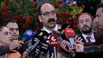 “İğrenç Bıyıklı” Tartışması Büyüyor: CHP’de Söz Düellosu