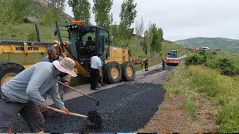 Bozulan Yollar Tepki Çekti: Köylü Yama Değil Asfalt İstiyor