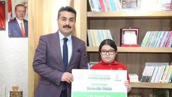 Türkiye Birincisi Sümeyye Azra Koçyiğit’ten Millî Eğitim Müdürü Erdoğan’a Ziyaret