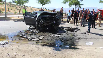 Karşı Şeride Geçip Kafa Kafaya Çarpıştı! Genç Öğretmenden Kahreden Haber