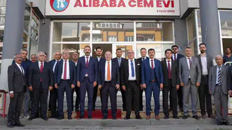 Sivas'ta Siyasi Bomba! Ümit Özdağ'ın Yanındaki O İsim Herkesi Şaşırttı!