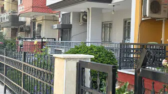Öfkeli Koca Dehşet Saçtı: Karısını Vurdu, Araya Giren Kızını Darbetti
