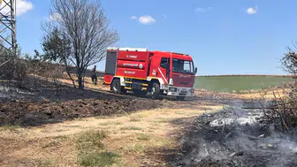 Hayrabolu'da Kara Dumanlar Göğe Yükseldi! Hasat Zamanı Çiftçiyi Kahreden Görüntü!