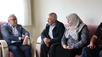 Sivas Valisi Yılmaz Şimşek'ten Şehit Musa Topaloğlu'nun Ailesine Anlamlı Ziyaret