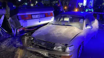 Sivas'ta İki Otomobil Çarpıştı: Takla Atan Araçta 2'si Çocuk 5 Kişi Yaralandı