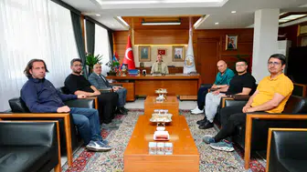 Başkan Uzun'a Basın Ödüllerine Destek Teşekkürü