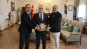 Sivas'ın Kültürel Mirasını Anlatan Eser Vali Şimşek'e Sunuldu