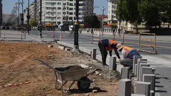 Sivas’ta Kaldırımlar Şiirle Yenileniyor: Halk Ozanlarının Sözleri Taşlara İşlendi