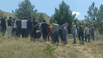 Gürün'de Gözyaşları Sel Oldu! Doğa Fotoğrafçısı Son Yolculuğuna Uğurlandı