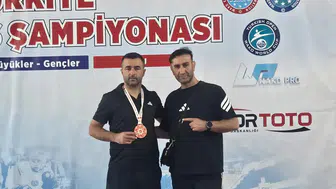 Bolu'da Nefes Kesen Şampiyona! 89 Kiloda Kürsüye Çıktı, Madalyayı Kaptı
