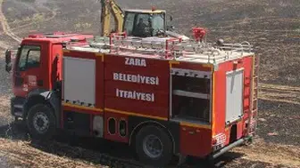 Zara’da Evlere Yakın Bölgede Ot Yangını