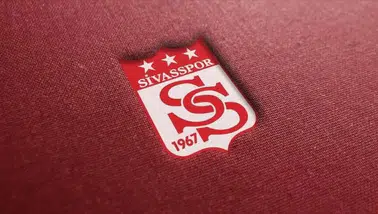 Sivasspor - Muğlaspor Maçında İlk Yarı Sona Erdi: VAR Kararları ve Karşılıklı Goller Damga Vurdu!