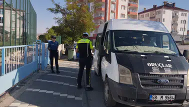 Sivas Altınyayla’da Okul Servislerine Denetim: 1 Araç Trafikten Men Edildi