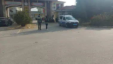 Afyonkarahisar’da Okul Çevreleri ve Parklarda Dev Denetim: 2 Aranan Şahıs Yakalandı!