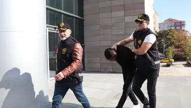 Eskişehir'de Öğrenciden Tespih Bahanesiyle Para Alma İddiası! Şüpheli Adliyede