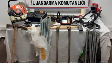 Define Ararken Suçüstü Yakalandılar! Bakın Neler Ele Geçirildi