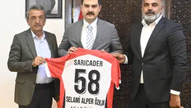 Sarıca Köyü Temsilcilerinden Gürün Kaymakamı Selami Alper Özkan’a Ziyaret