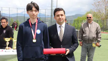Suşehri’nde 19 Mayıs Coşkusu Gençlerin Katılımıyla Yaşandı