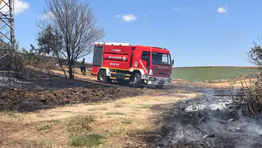 Hayrabolu'da Kara Dumanlar Göğe Yükseldi! Hasat Zamanı Çiftçiyi Kahreden Görüntü!