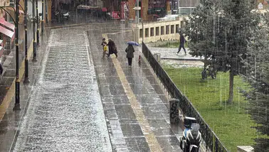 Sivas Kavruluyordu, Yağmur İmdada Yetişti!