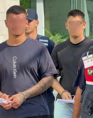 Cezaevi İzinlisi Dehşet Saçtı: Genci Dövüp Hastane Yakınına Attılar