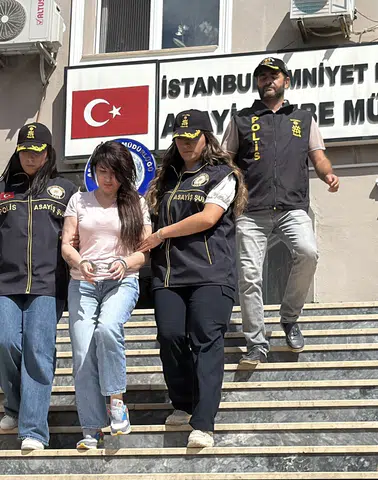 'Ponzi Mine' Lakaplı Mine Mumcu Kadıköy’de Kafede Yakalandı: Adliyeye Sevk Edildi