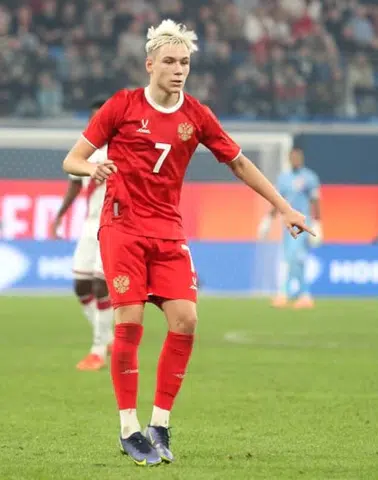 Galatasaray'da Tarihi Transfer: Kulüp Tarihinin İlk Rus Futbolcusu Aleksey Batrakov Geliyor