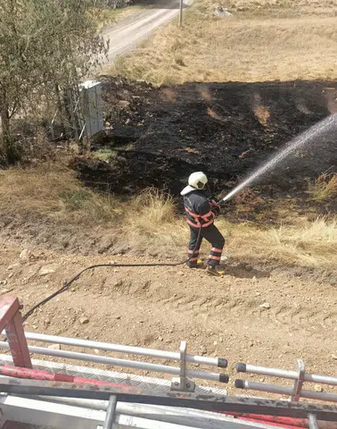 Çankırı'da Örtü Yangını Paniği: İtfaiye Trafoya Sıçramadan Söndürdü