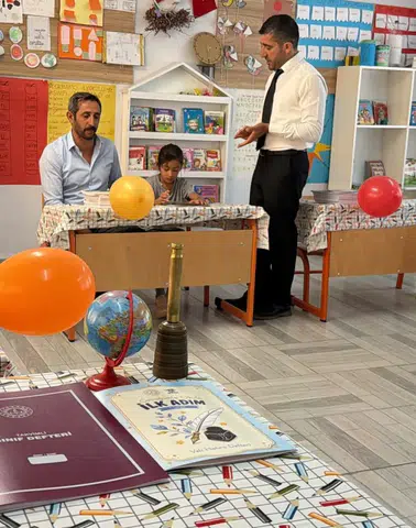Köy Okulunda Dikkat Çeken İlk Ders Heyecanı: Sınıfın Tek Öğrencisi!